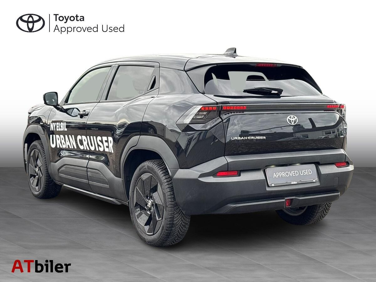 Sort Toyota Urban Cruiser fra 2026