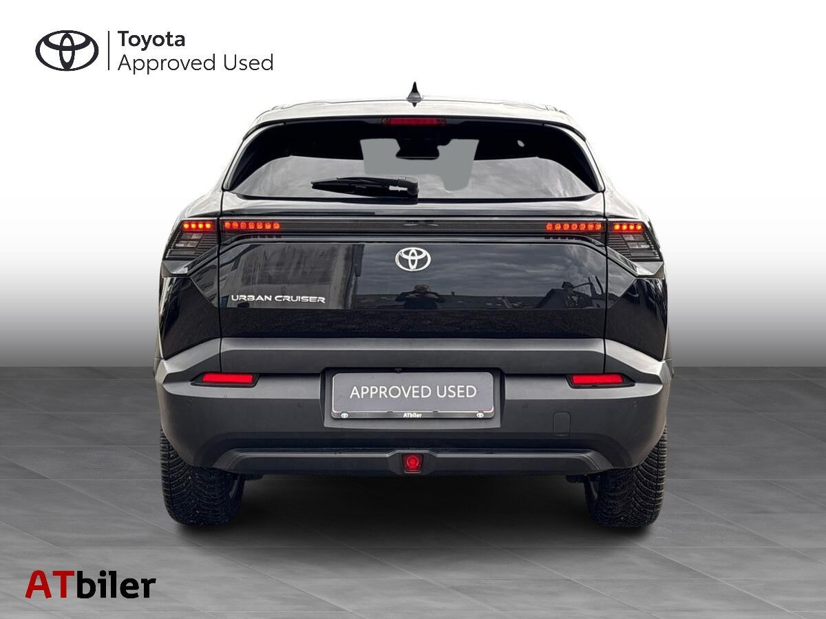 Sort Toyota Urban Cruiser fra 2026
