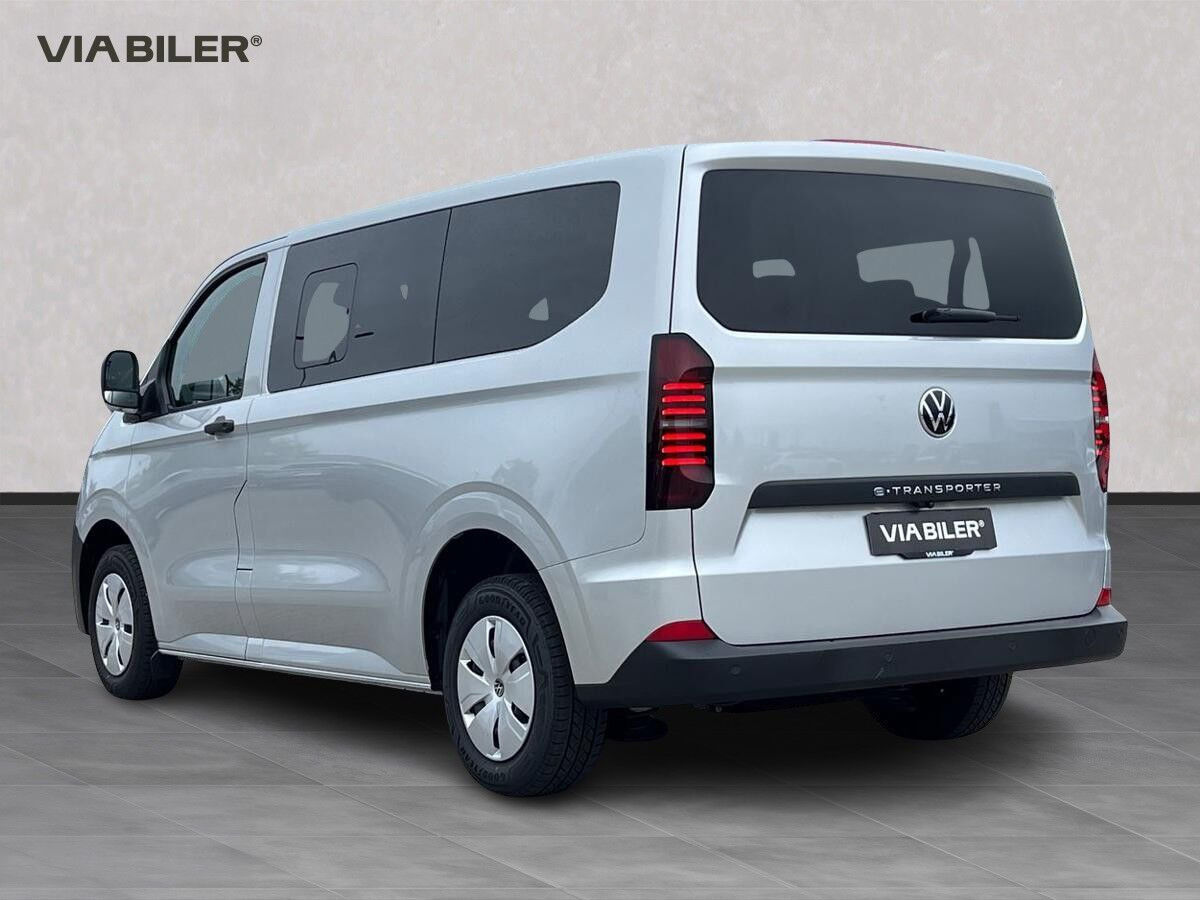 Grå VW e-Transporter fra 2026