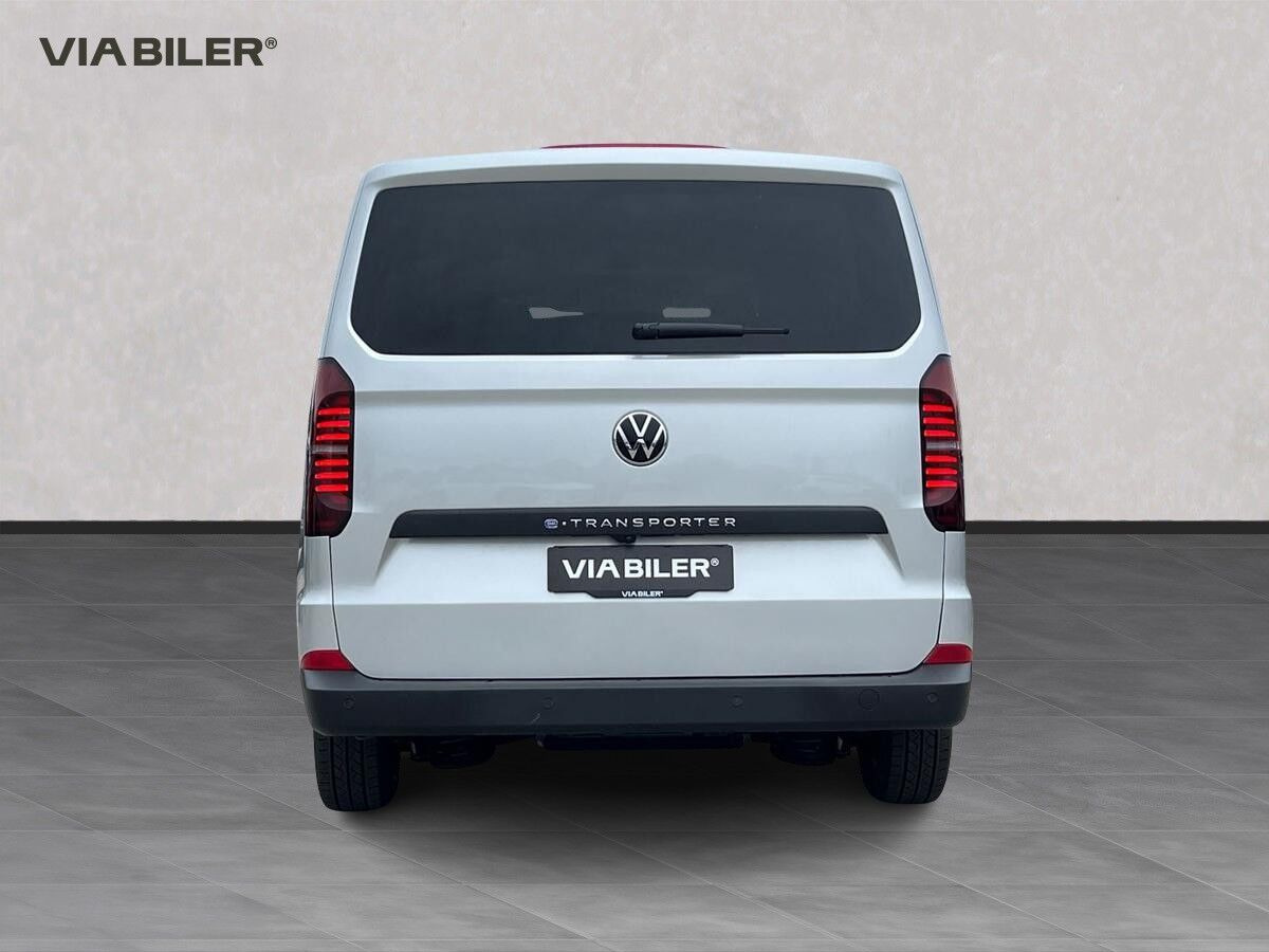 Grå VW e-Transporter fra 2026