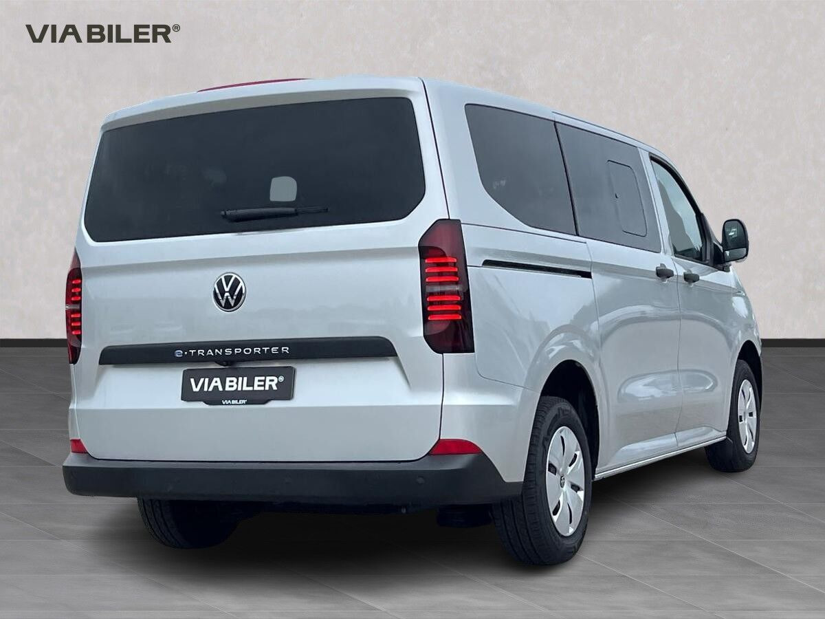 Grå VW e-Transporter fra 2026