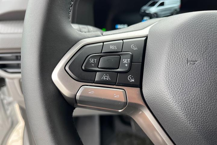 Grå VW e-Transporter fra 2026