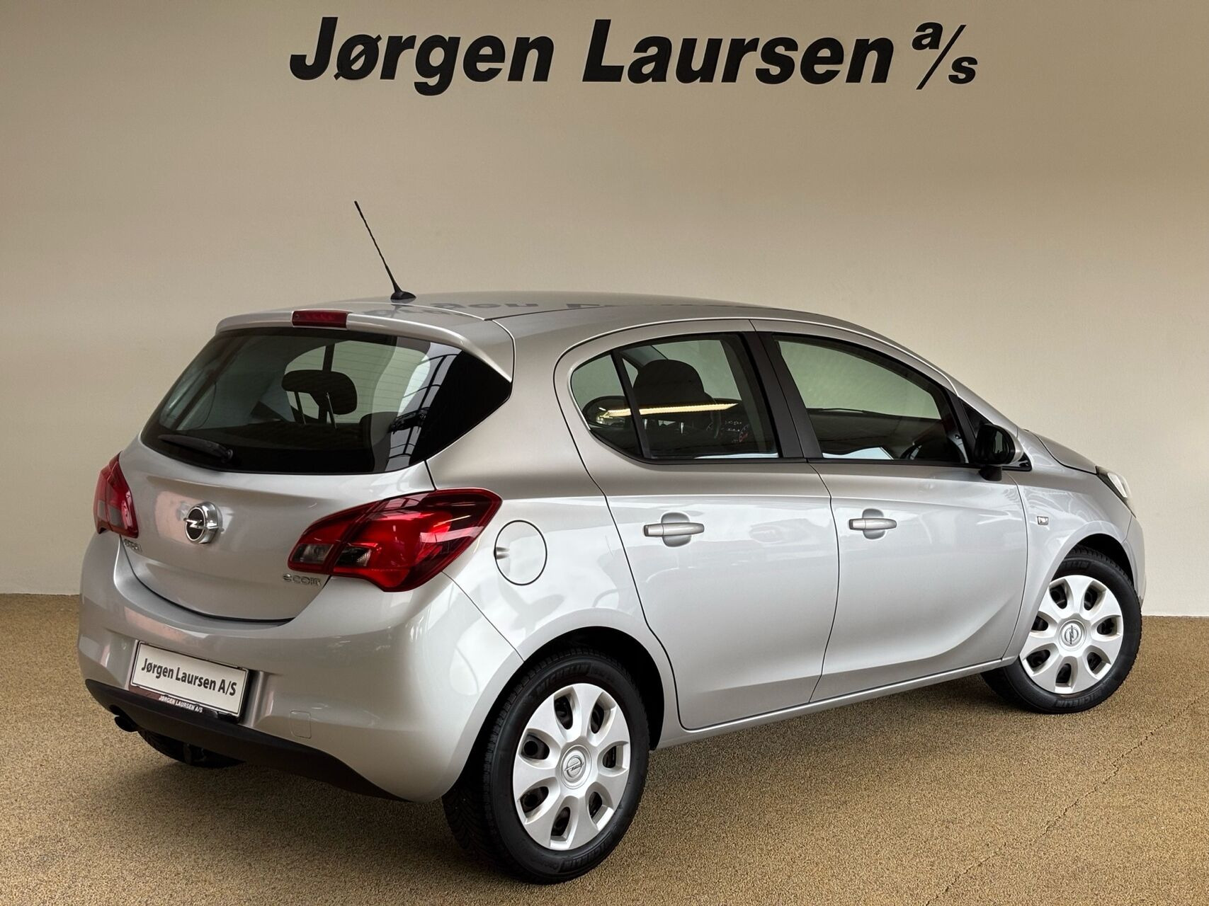 Sølv Opel Corsa fra 2015