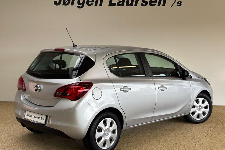 Sølv Opel Corsa fra 2015