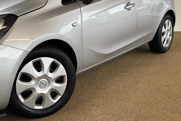 Sølv Opel Corsa fra 2015