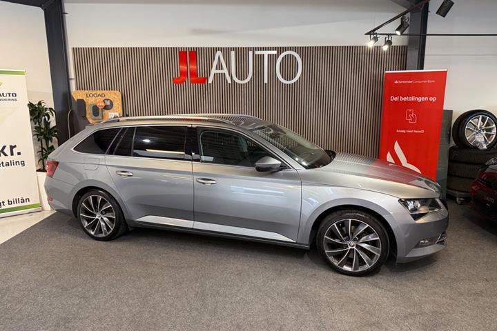 Sølv Skoda Superb fra 2018