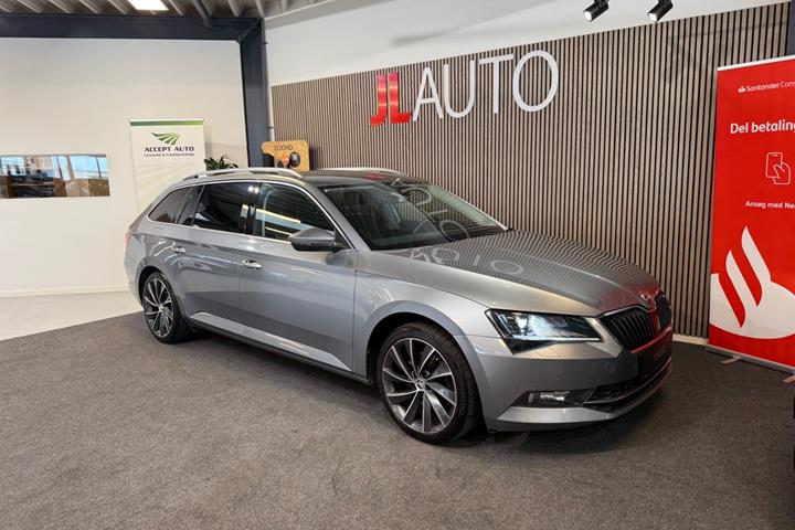 Sølv Skoda Superb fra 2018