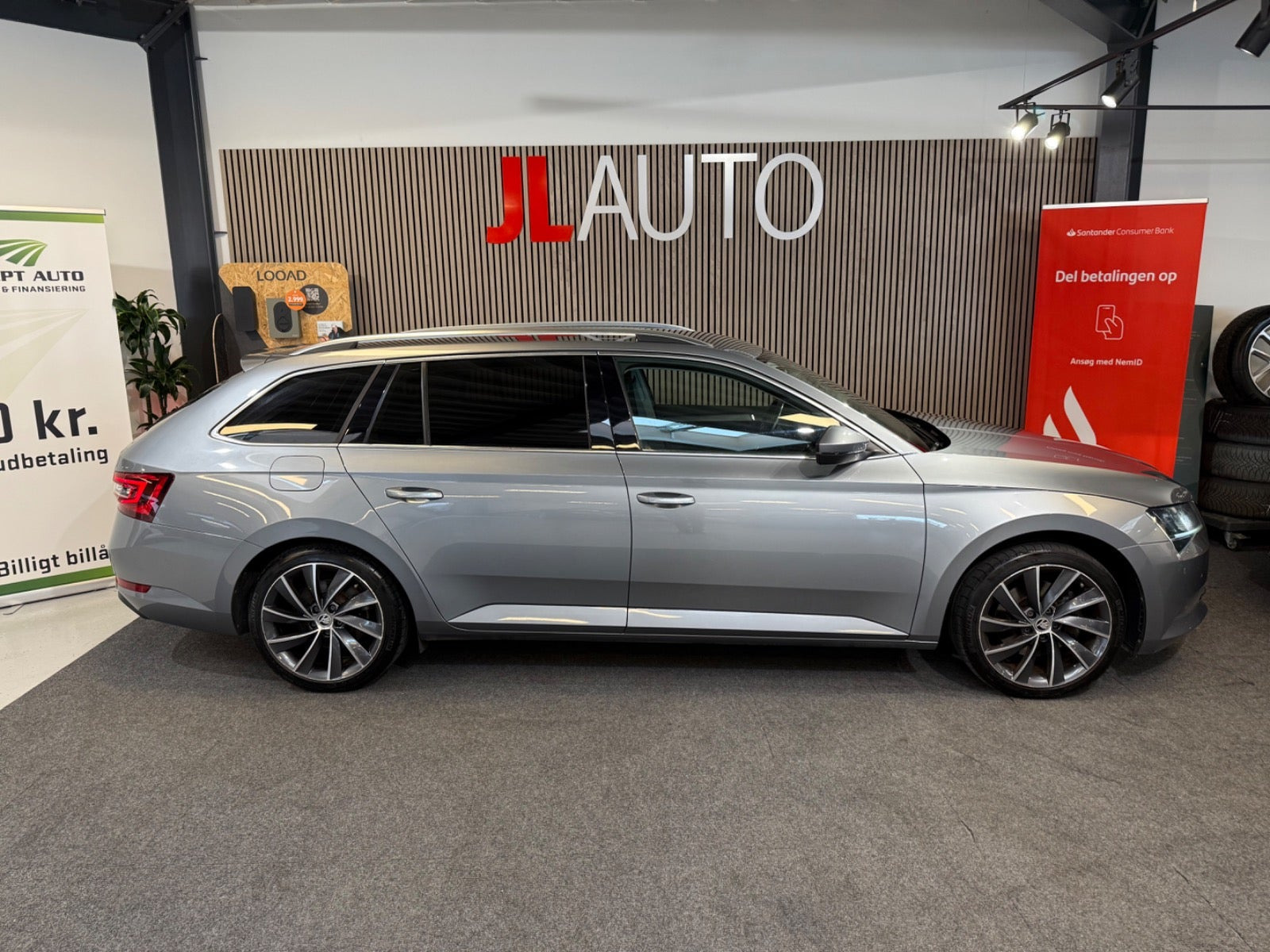 Sølv Skoda Superb fra 2018