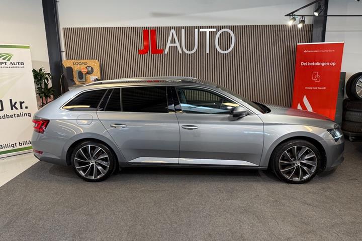 Sølv Skoda Superb fra 2018