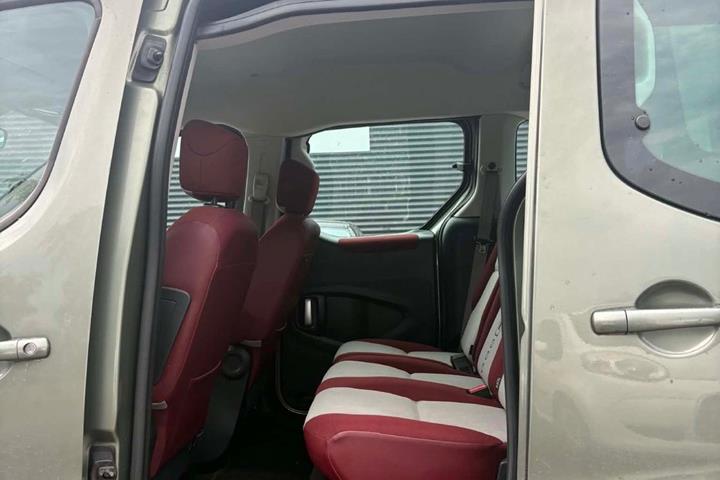 Grøn Citroën Berlingo fra 2008