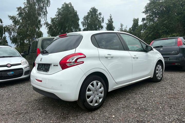 Hvid Peugeot 208 fra 2012