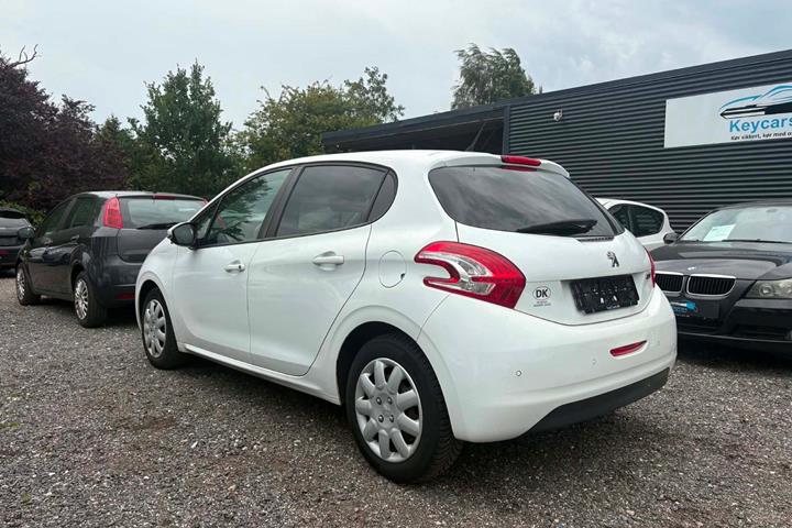 Hvid Peugeot 208 fra 2012