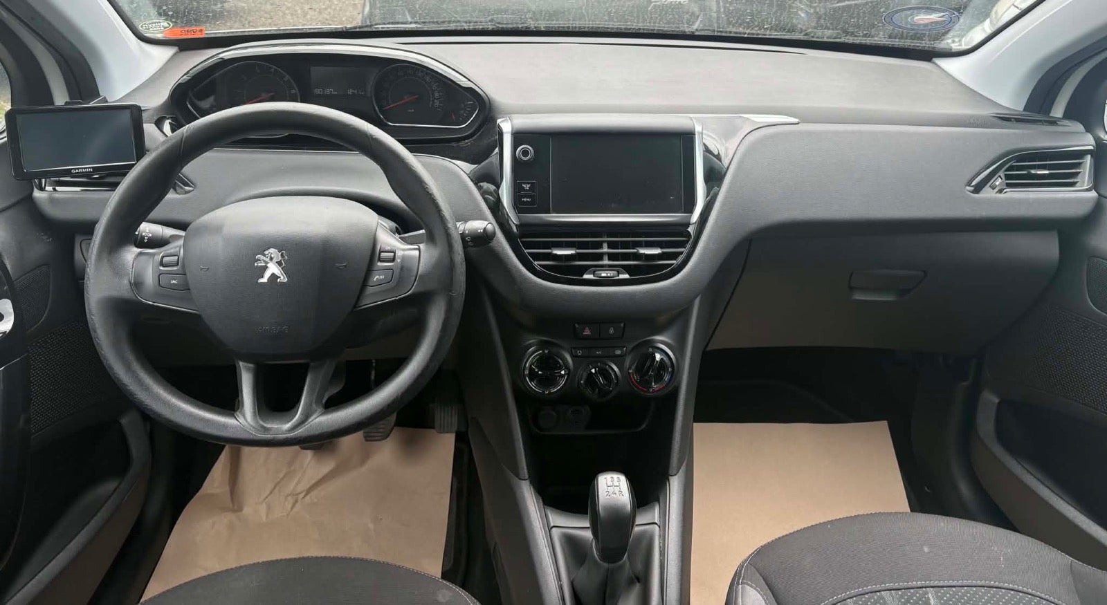 Hvid Peugeot 208 fra 2012