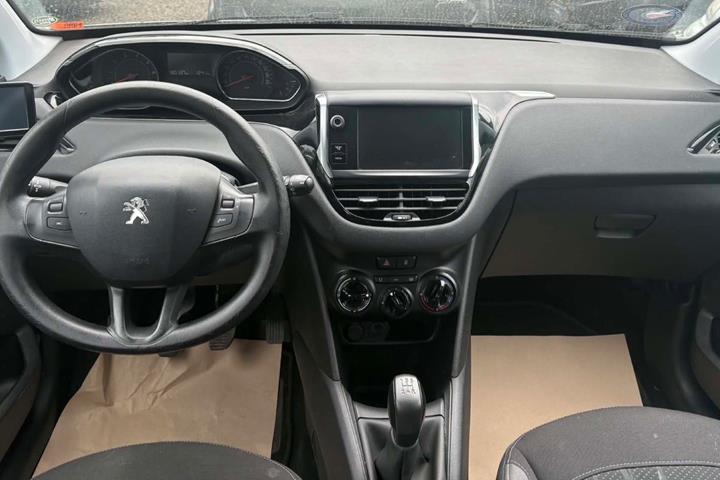 Hvid Peugeot 208 fra 2012