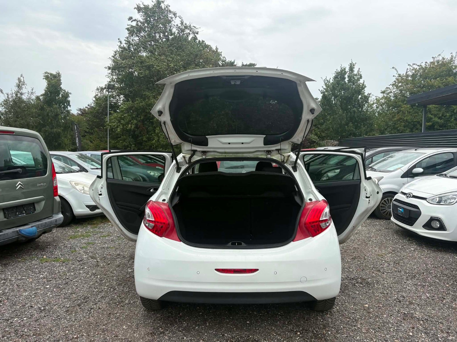 Hvid Peugeot 208 fra 2012