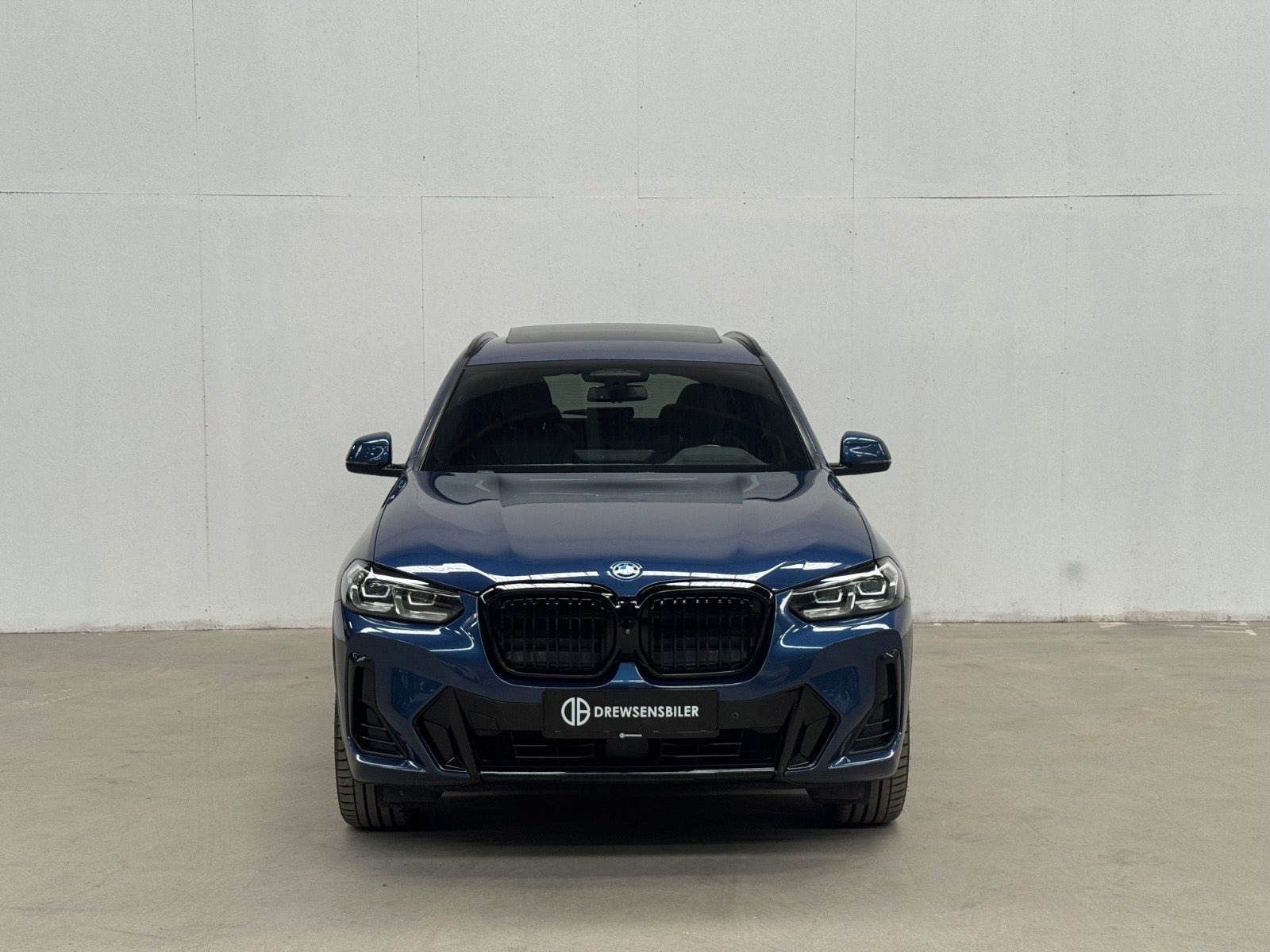 Blå BMW iX3 fra 2022