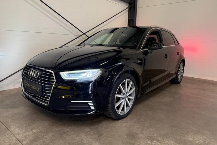 Sort Audi A3 fra 2017 set udefra