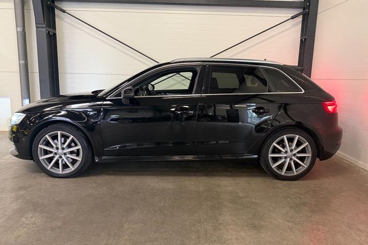 Sort Audi A3 fra 2017