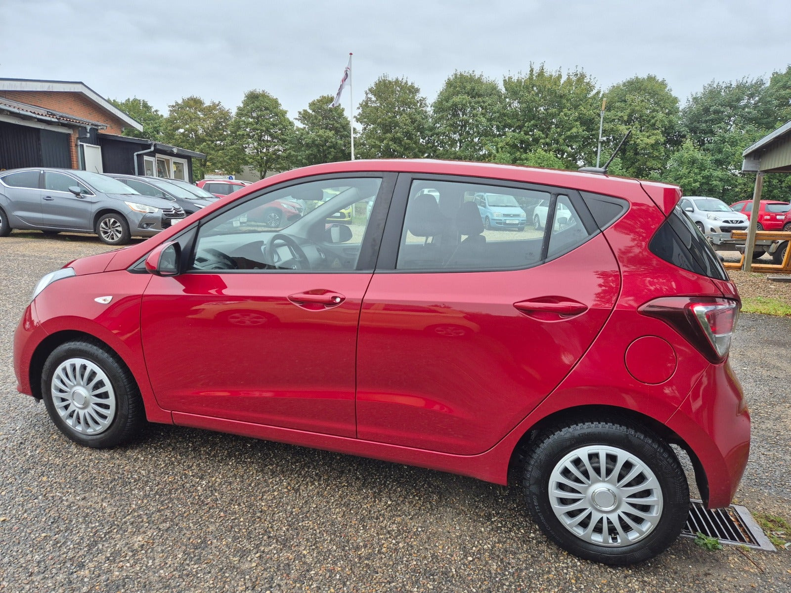 Grøn Hyundai i10 fra 2019