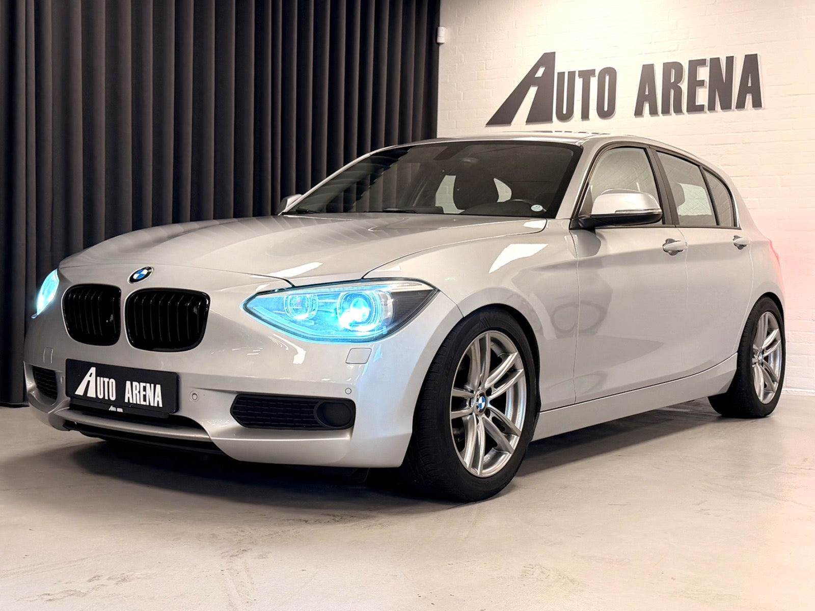 Sølv BMW 118d fra 2012