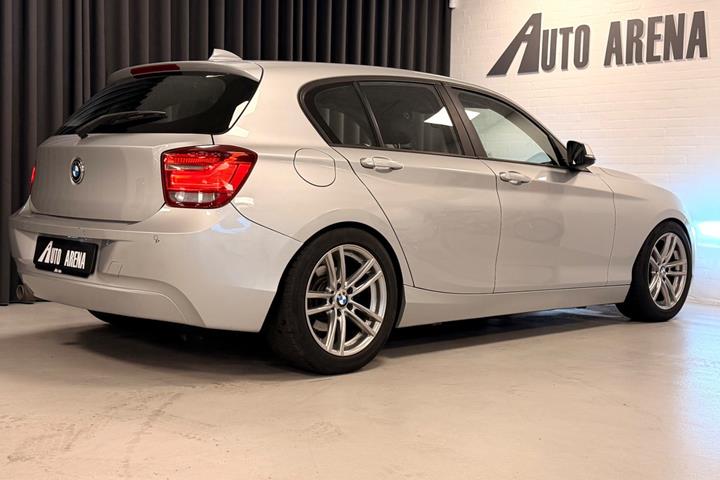 Sølv BMW 118d fra 2012