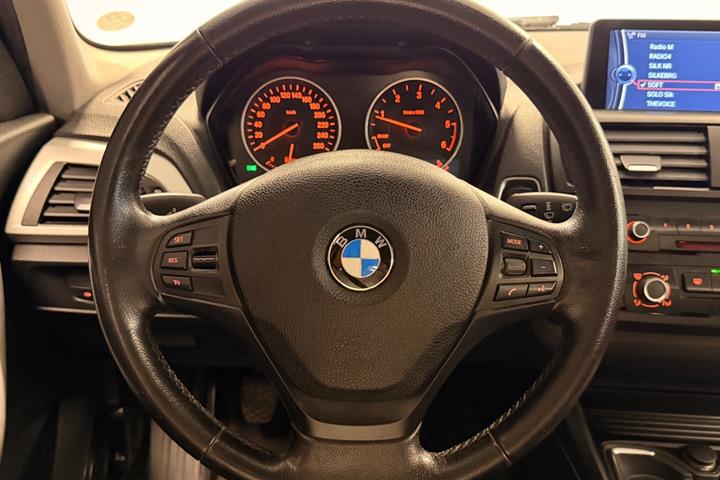 Sølv BMW 118d fra 2012