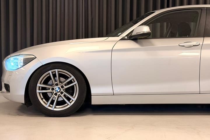 Sølv BMW 118d fra 2012