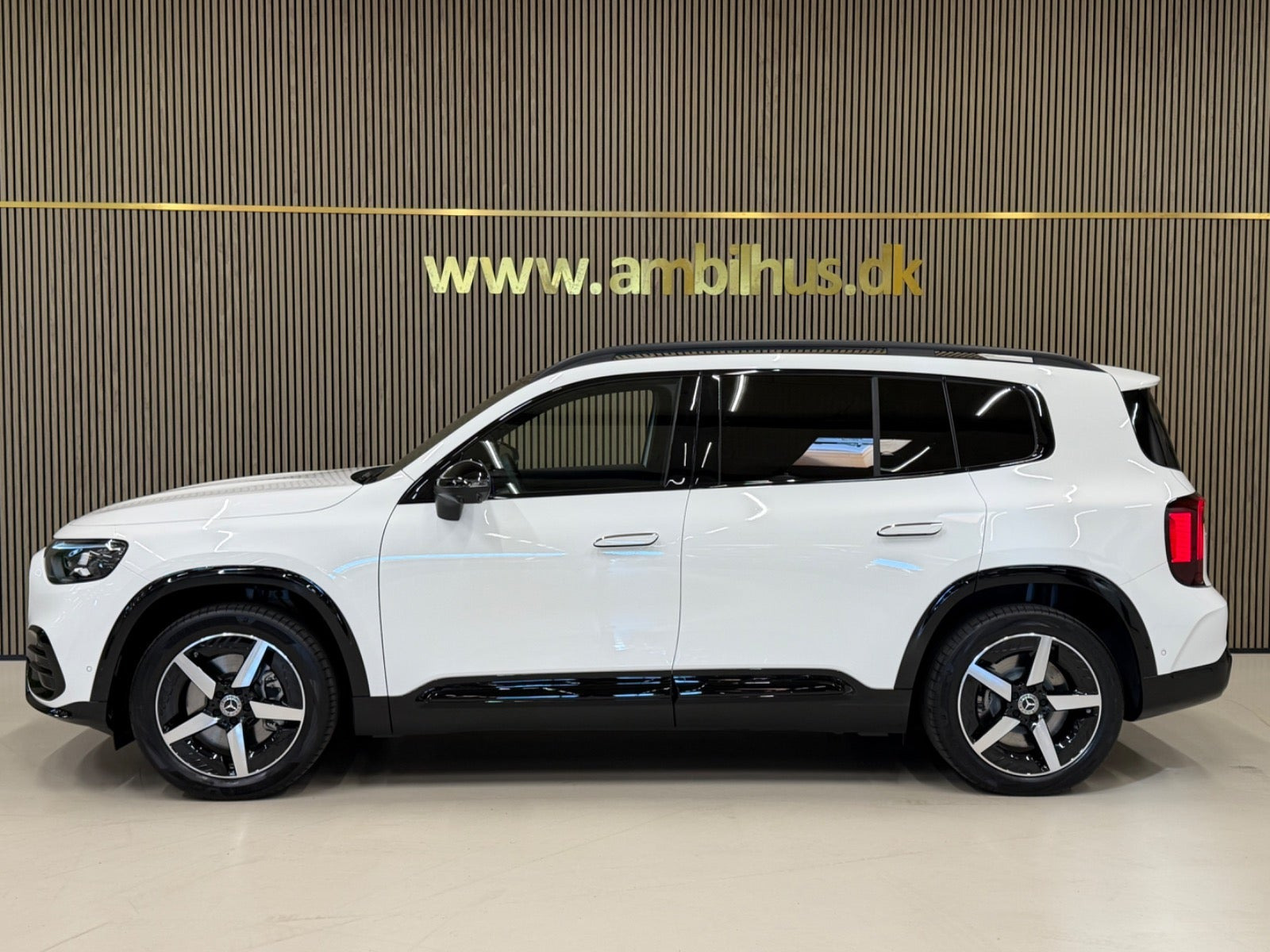 Hvid Mercedes GLB250+ fra 2026