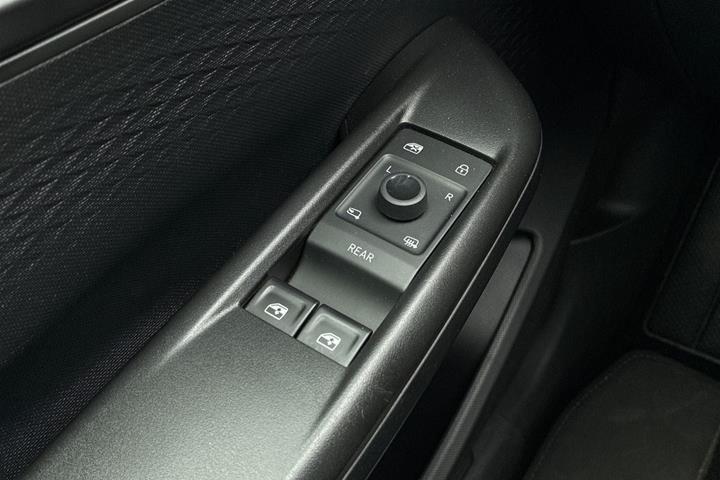 Grå Cupra Born fra 2023