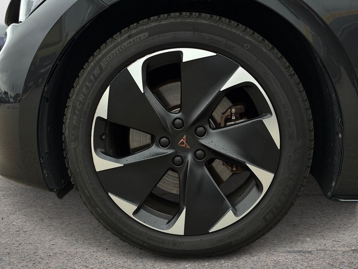 Grå Cupra Born fra 2023