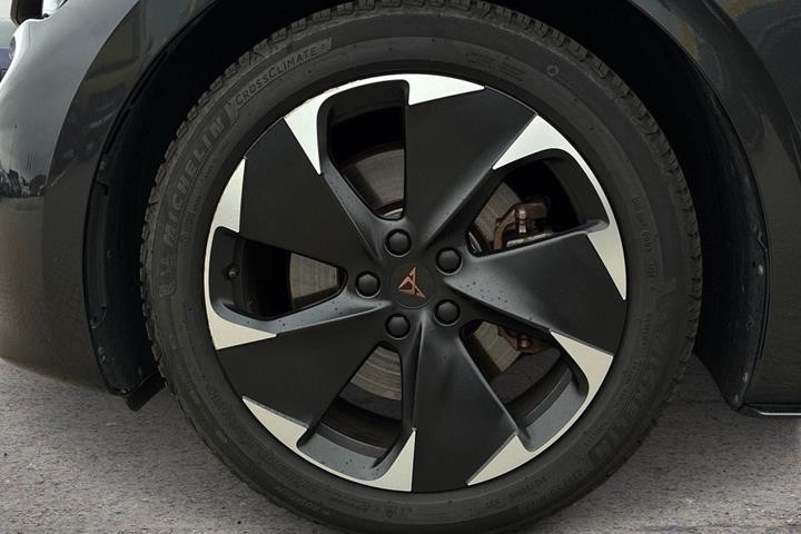 Grå Cupra Born fra 2023