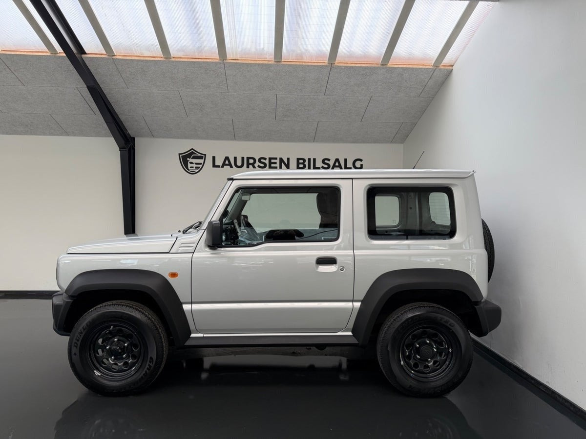 Sølv Suzuki Jimny fra 2025