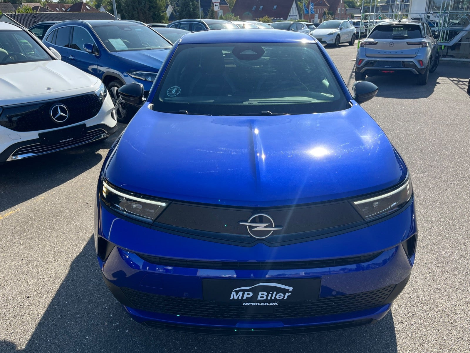 Blå Opel Mokka-e fra 2025