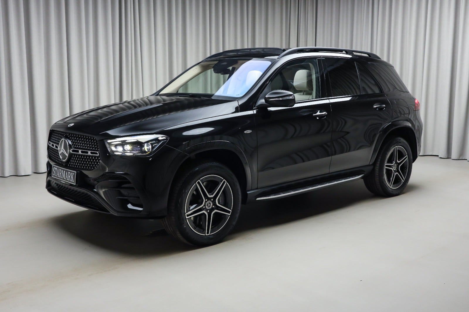 Sort Mercedes GLE350 de fra 2025