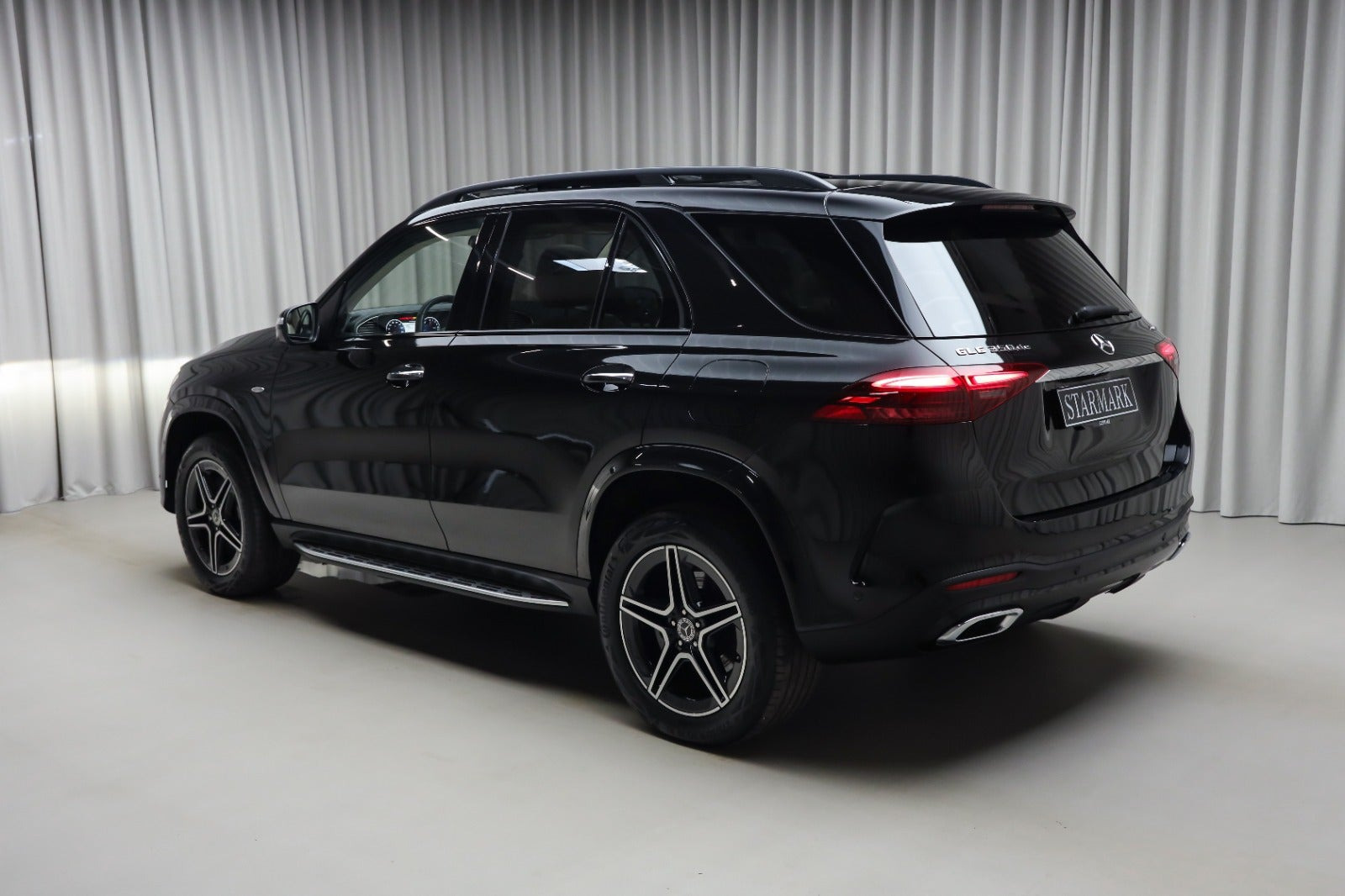 Sort Mercedes GLE350 de fra 2025