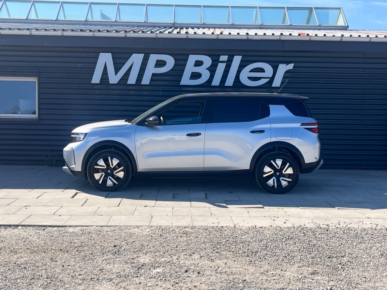 Sølv Opel Frontera fra 2025