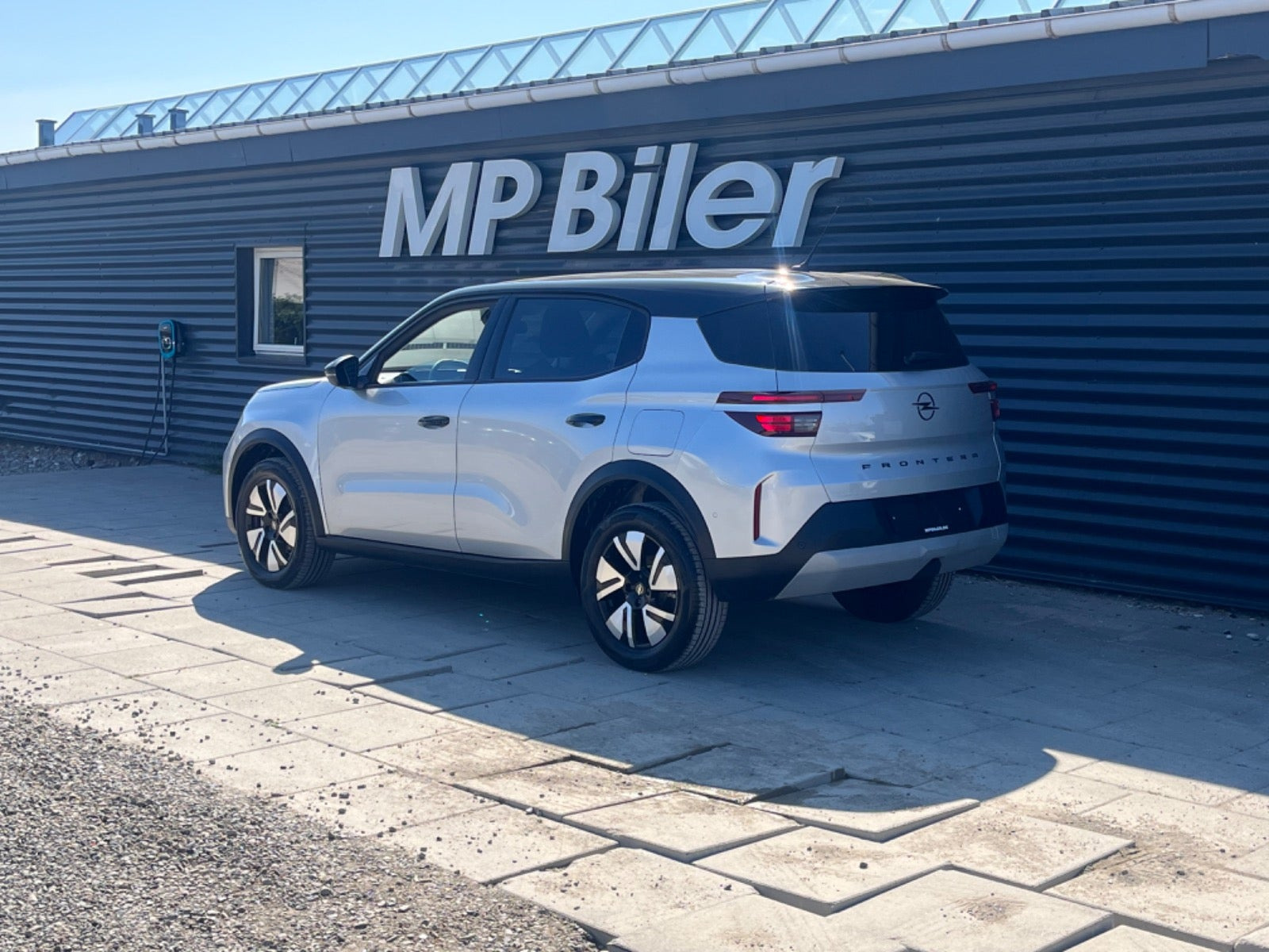 Sølv Opel Frontera fra 2025
