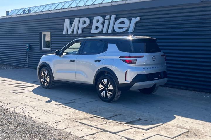 Sølv Opel Frontera fra 2025