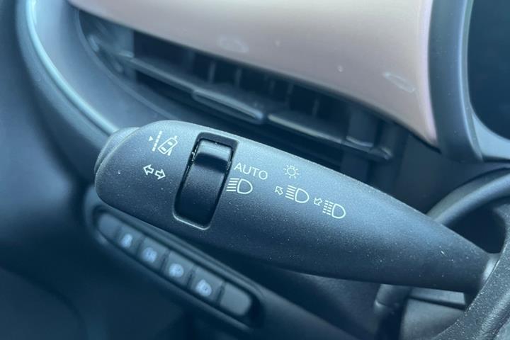 Beige Fiat 500e fra 2024
