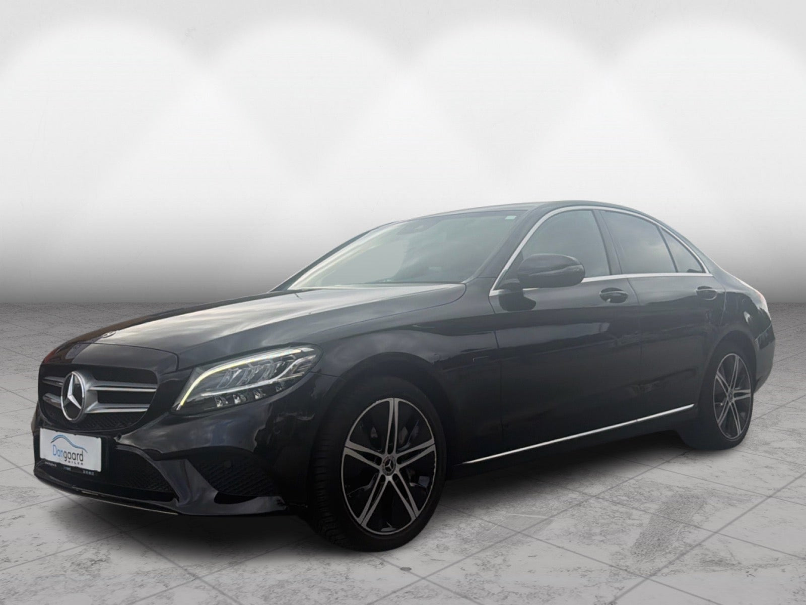 Sort Mercedes C300 de fra 2020