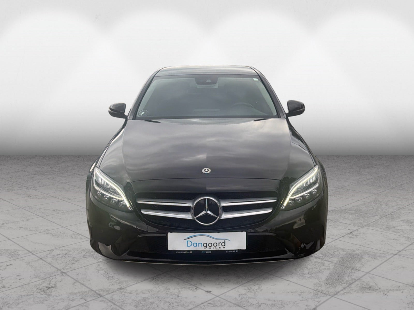 Sort Mercedes C300 de fra 2020