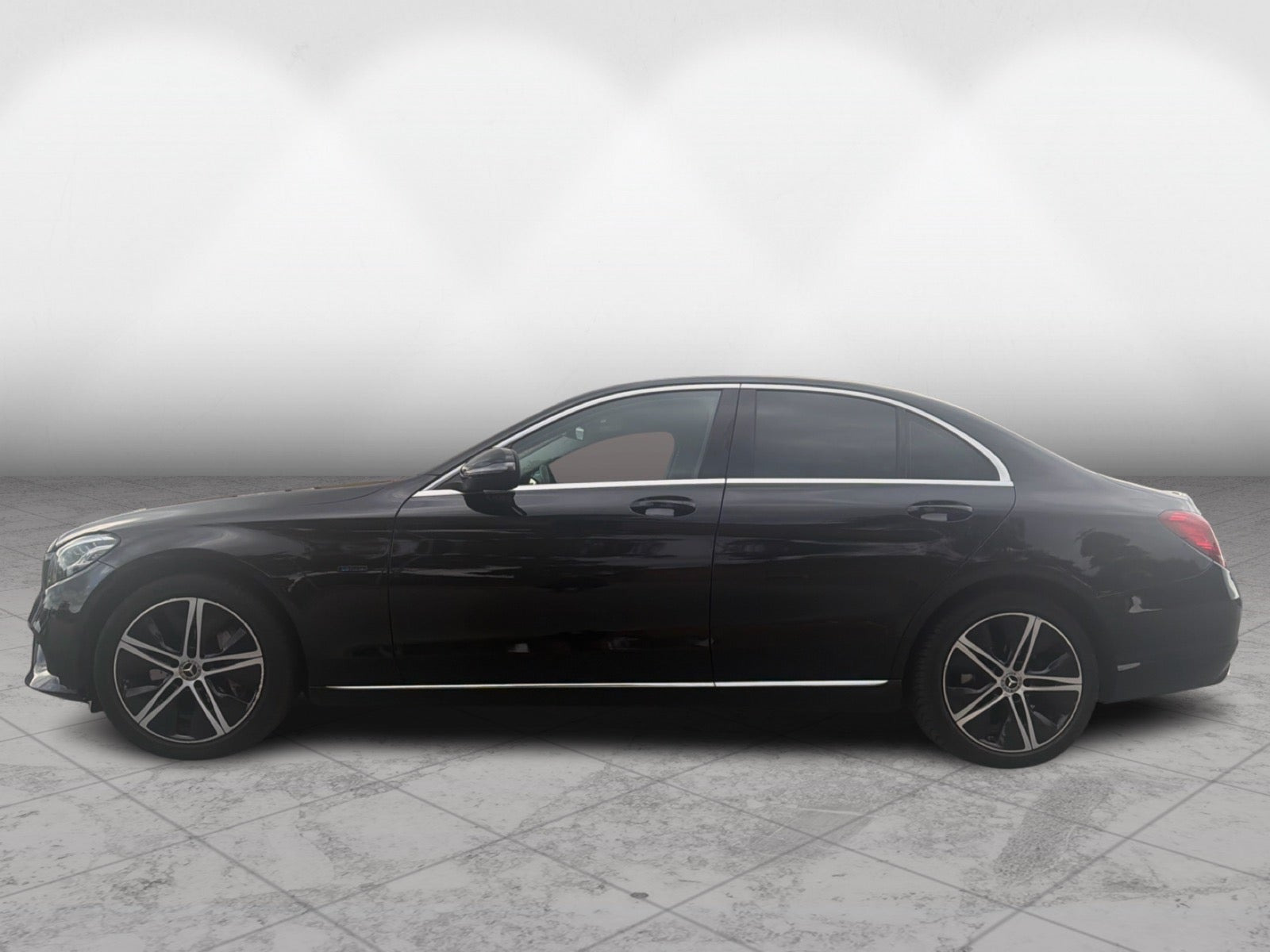 Sort Mercedes C300 de fra 2020