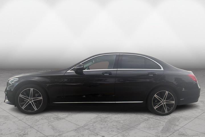 Sort Mercedes C300 de fra 2020