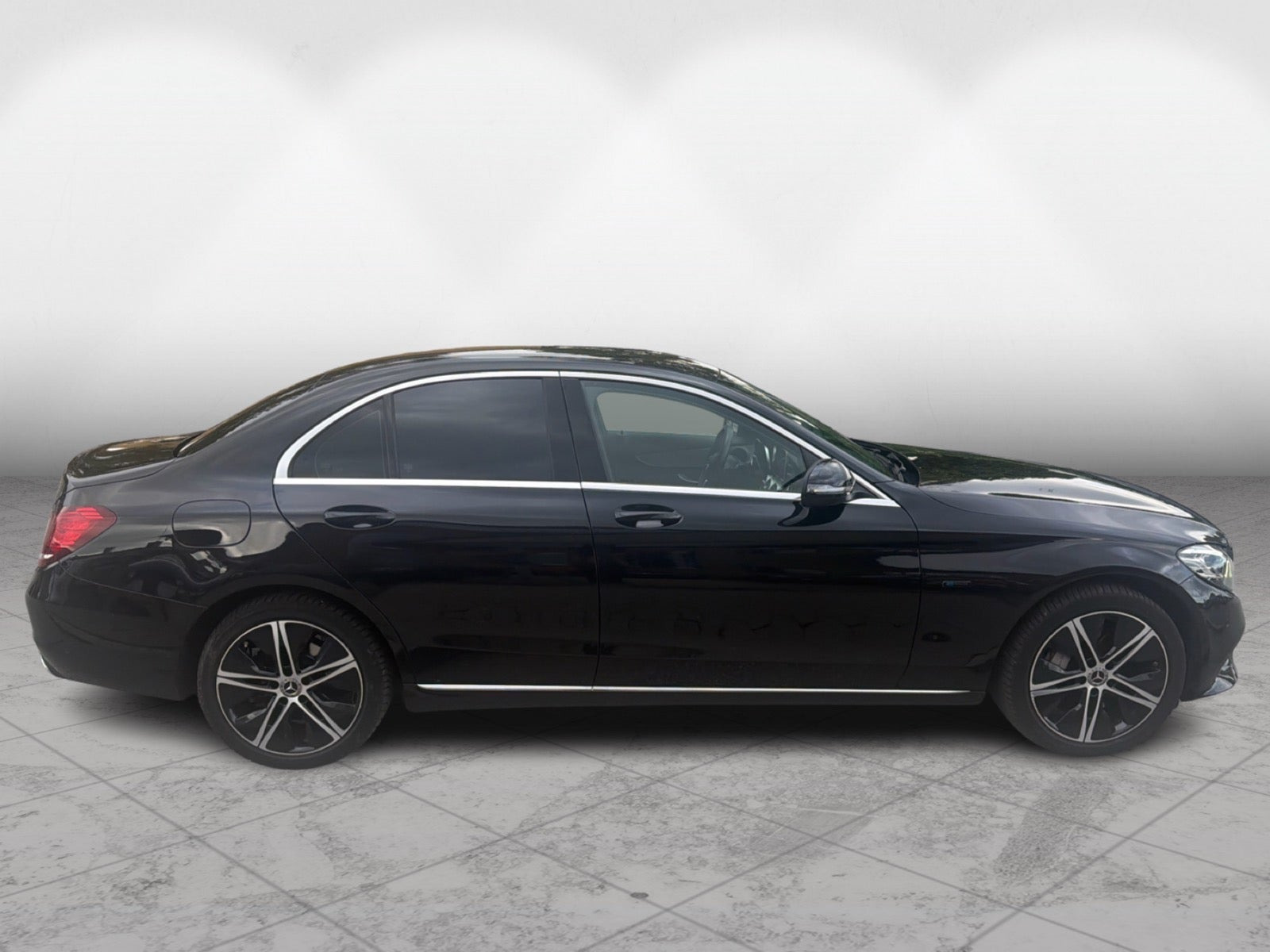 Sort Mercedes C300 de fra 2020