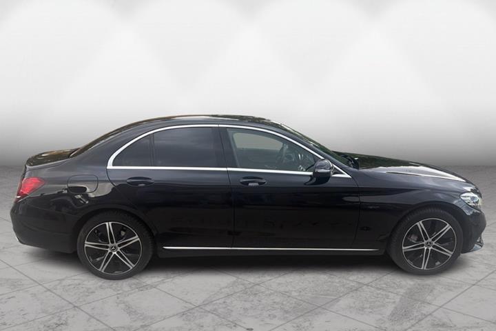 Sort Mercedes C300 de fra 2020