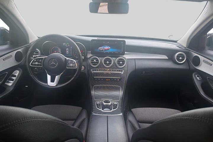 Sort Mercedes C300 de fra 2020