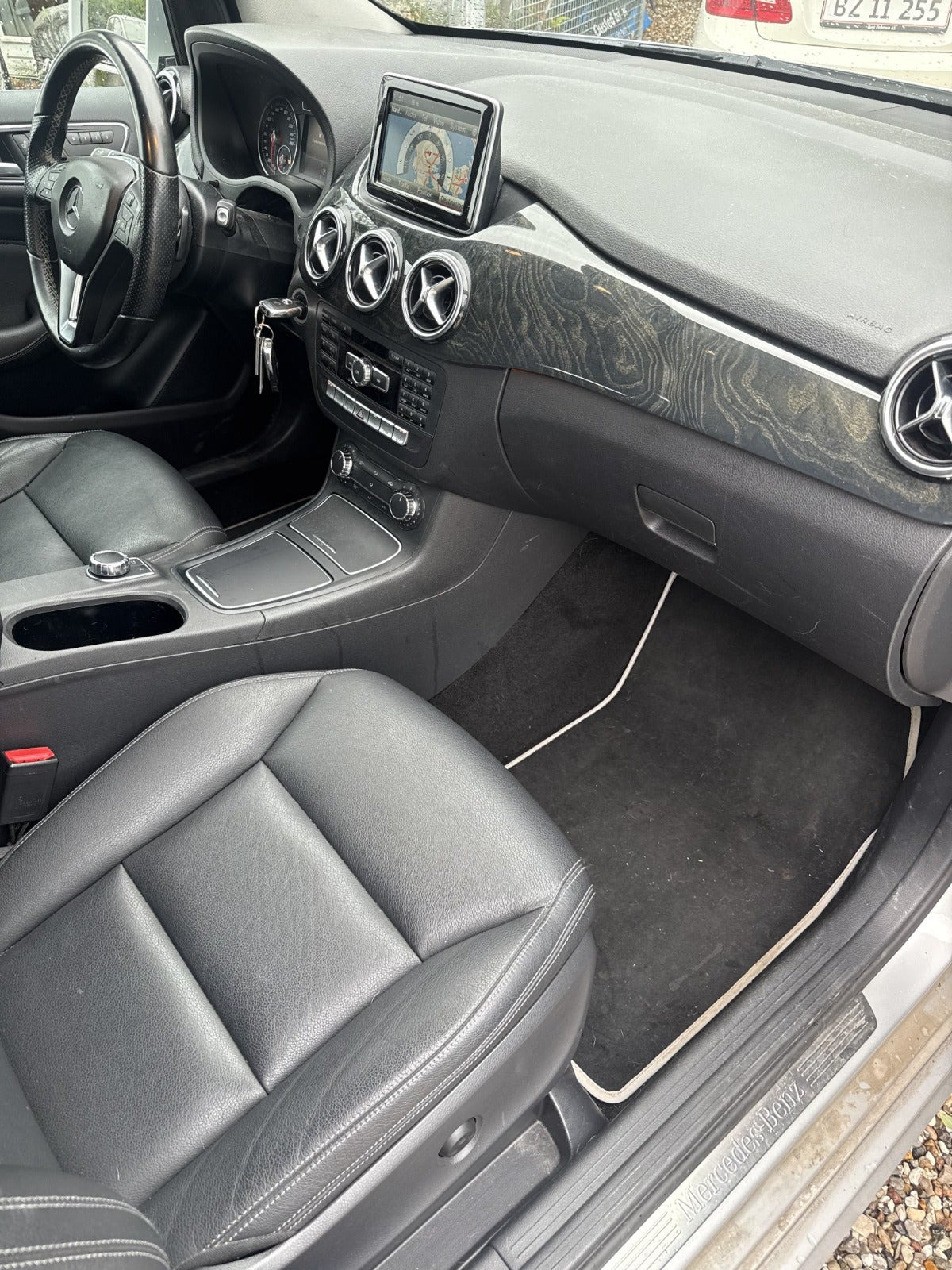 undefined Mercedes B200 fra 2012