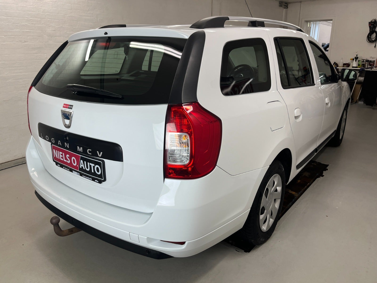 Hvid Dacia Logan fra 2016