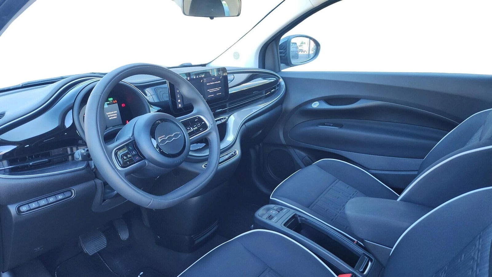 Sort Fiat 500e fra 2024
