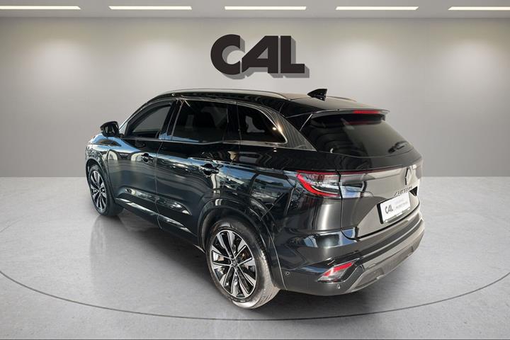 Sort Renault Austral fra 2024 set udefra
